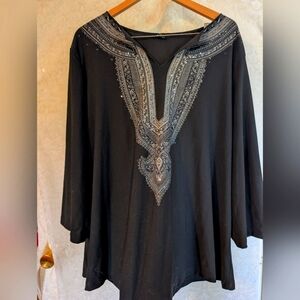 Edace Elegant Black Top w Silver‎ White Sequin Detail. 3X